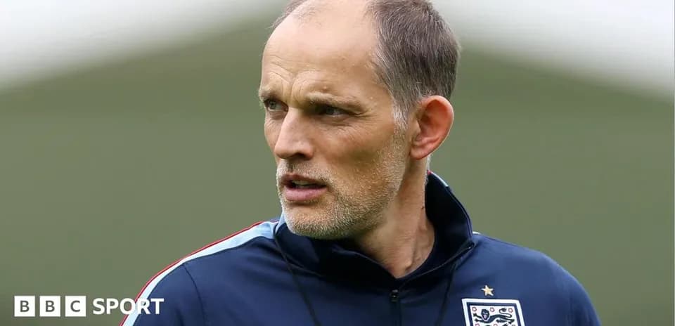 Тренер на тренировочной сессии сборной Англии