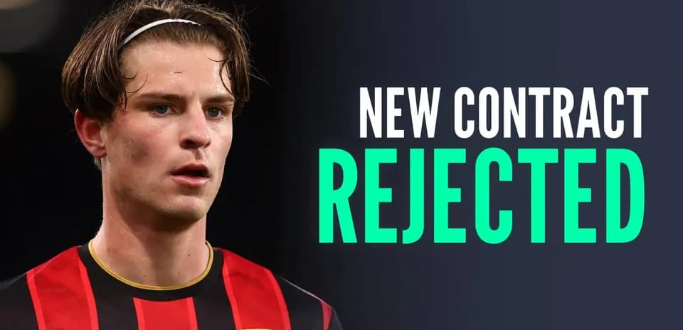 Игрок AFC Bournemouth с текстом о контракте