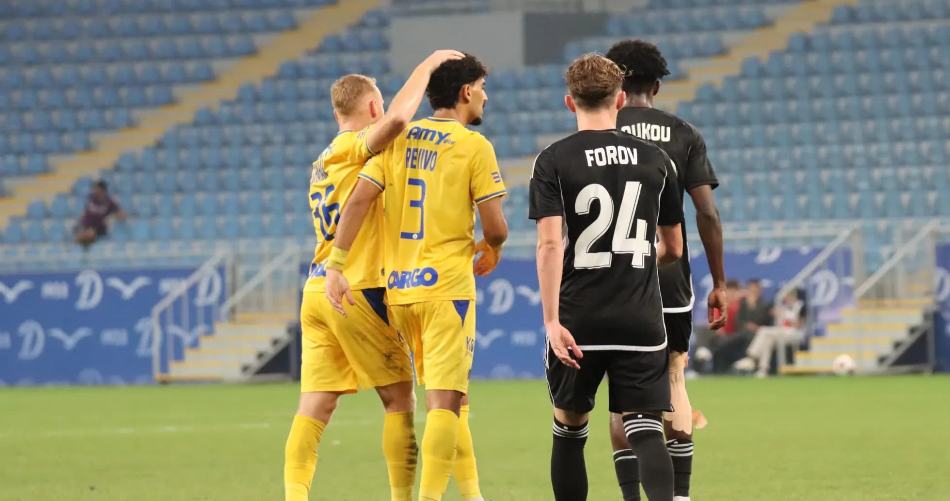 Игроки Мaccabi Tel Aviv на поле во время матча