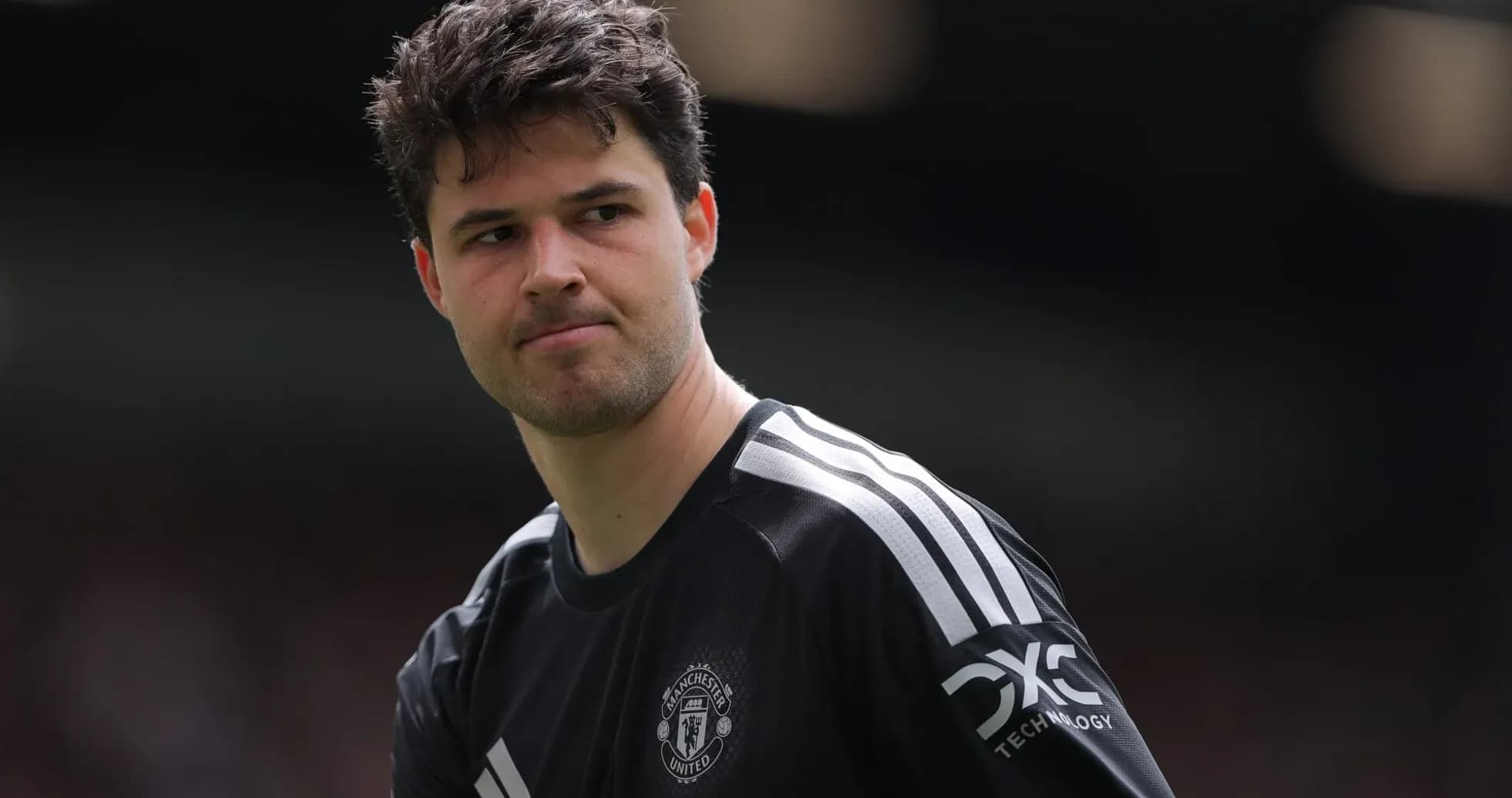 Вратарь Manchester United на поле перед матчем