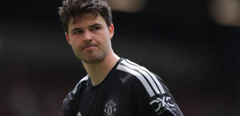 Вратарь Manchester United на поле перед матчем