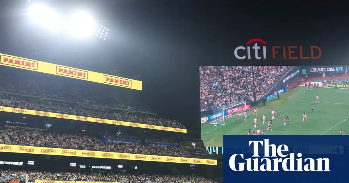 Матч по футболу на стадионе Citi Field
