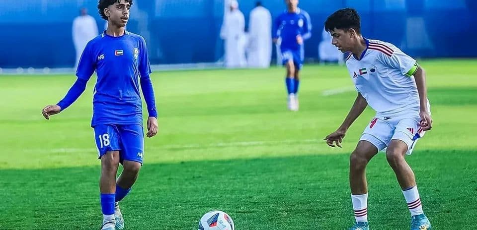 Игроки Bani Yas U23 и Al Jazira U23 на поле