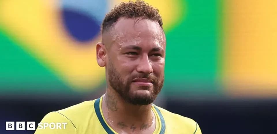 Игрок Бразилии Neymar после матча на стадионе