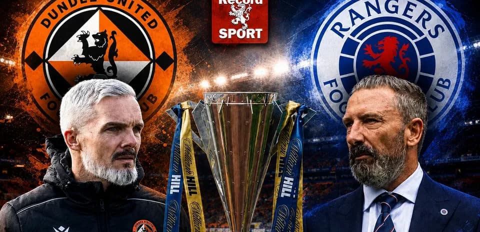 Тренеры Dundee United и Rangers с трофеем турнира